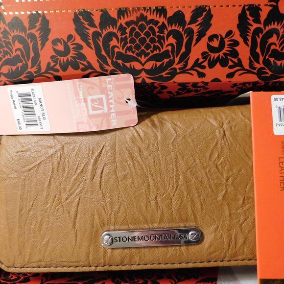 Stone Mountain Wallet Nancy SLG Brand new in Box - Picture 2 of 4